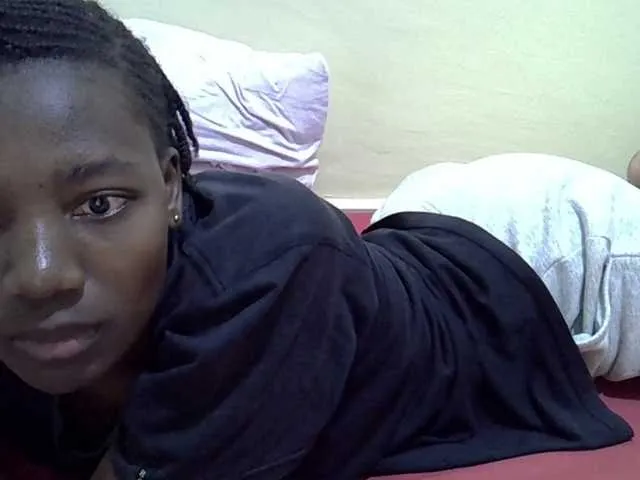 Live sex webcam photo for Sexydee14 #292416881