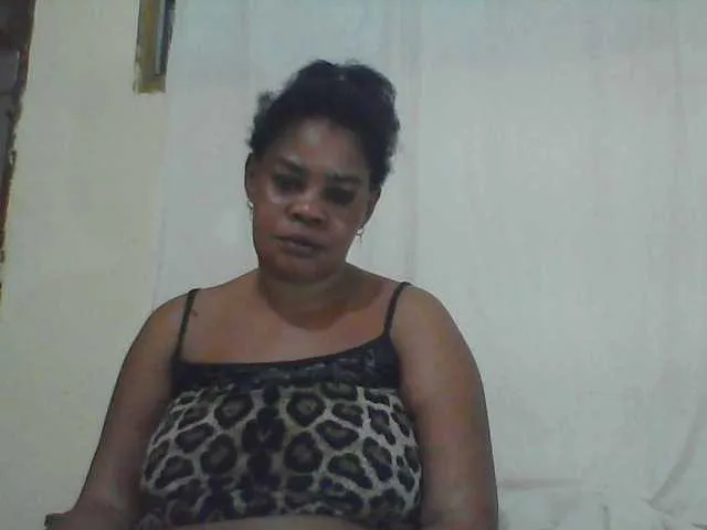 Live sex webcam photo for Sexydove #275598897