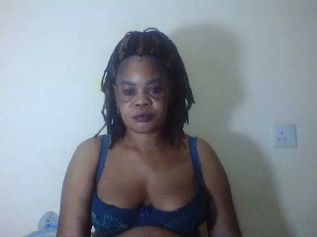 Live sex webcam photo for Sexydove #277107918