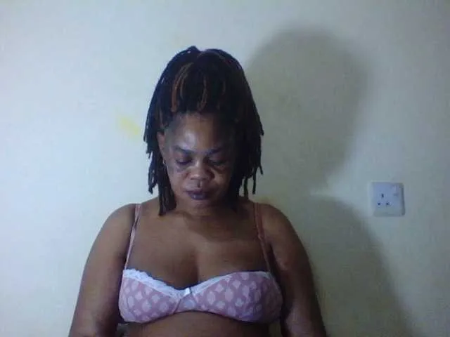 Live sex webcam photo for Sexydove #277120741
