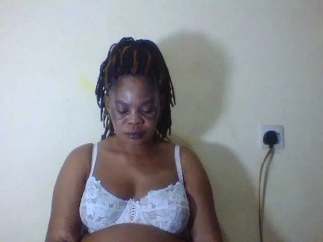 Live sex webcam photo for Sexydove #277175401