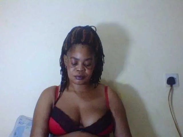 Live sex webcam photo for Sexydove #277257195