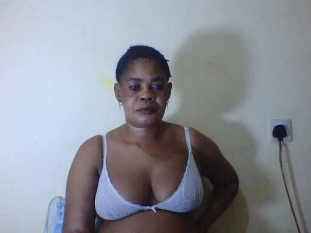 Live sex webcam photo for Sexydove #277300766