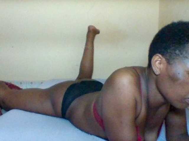 Live sex webcam photo for Sexyebonygal #277902266