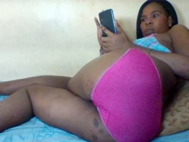 Live sex webcam photo for Sexyebonygal #278170015