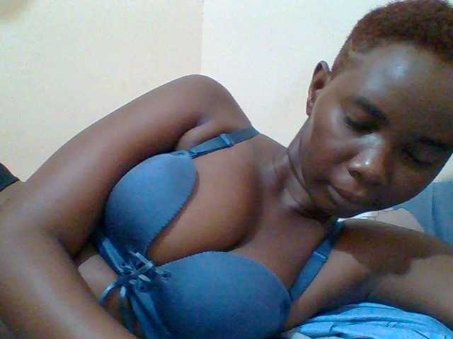 Live sex webcam photo for Sexyebonygal #290718239