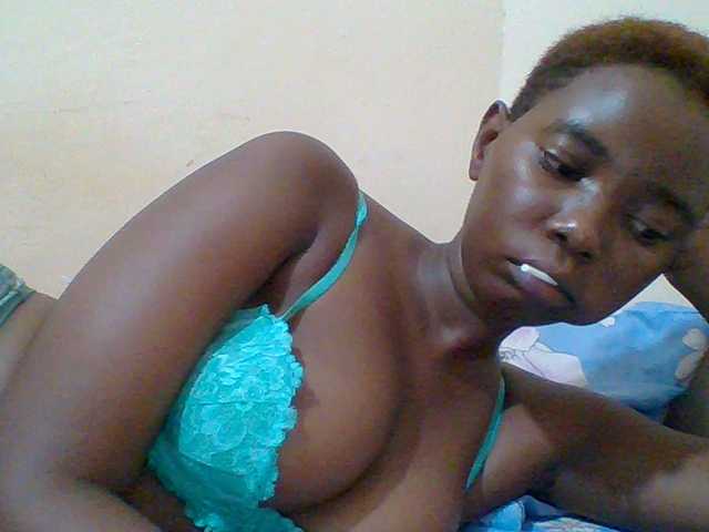 Live sex webcam photo for Sexyebonygal #290931535