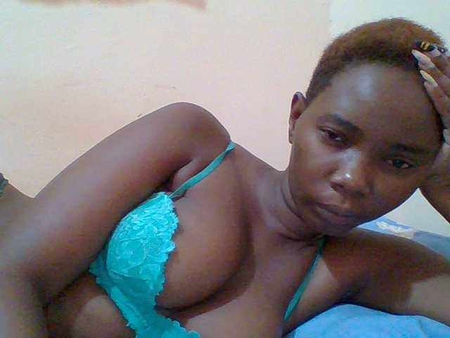 Live sex webcam photo for Sexyebonygal #290936244