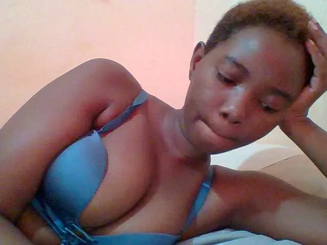 Live sex webcam photo for Sexyebonygal #291095467