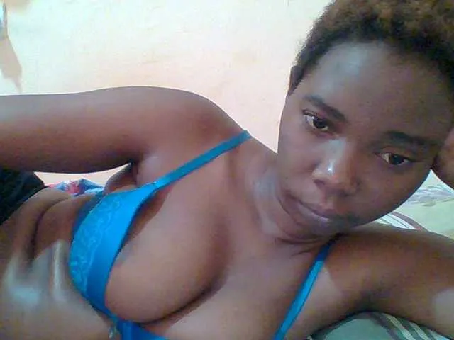 Live sex webcam photo for Sexyebonygal #291485424