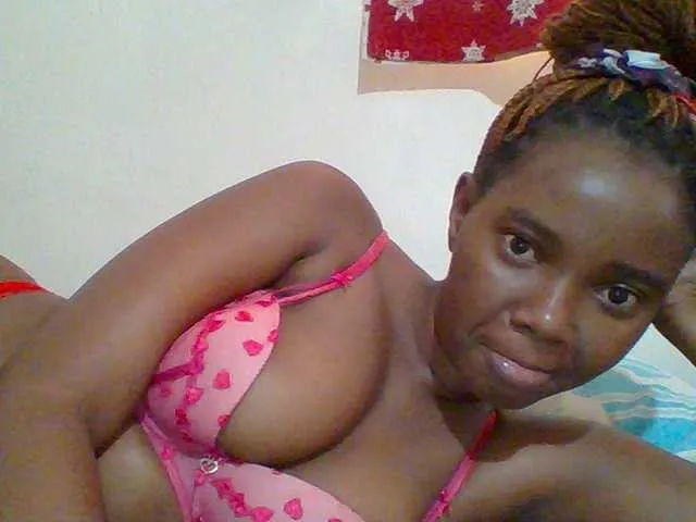 Live sex webcam photo for Sexyebonygal #291608651