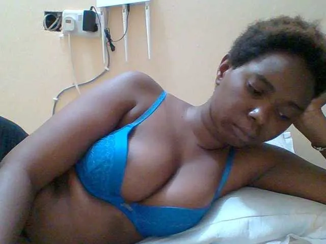 Live sex webcam photo for Sexyebonygal #291880307
