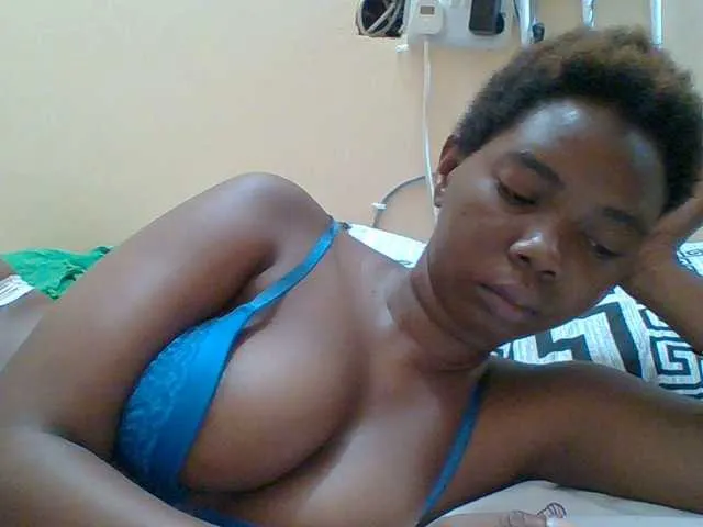 Live sex webcam photo for Sexyebonygal #291905522