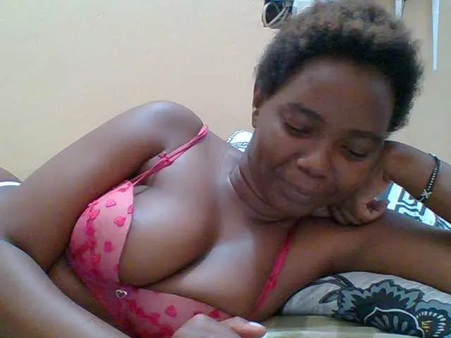 Live sex webcam photo for Sexyebonygal #291979984