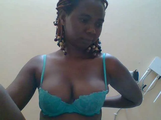 Live sex webcam photo for Sexyebonygal #292129707