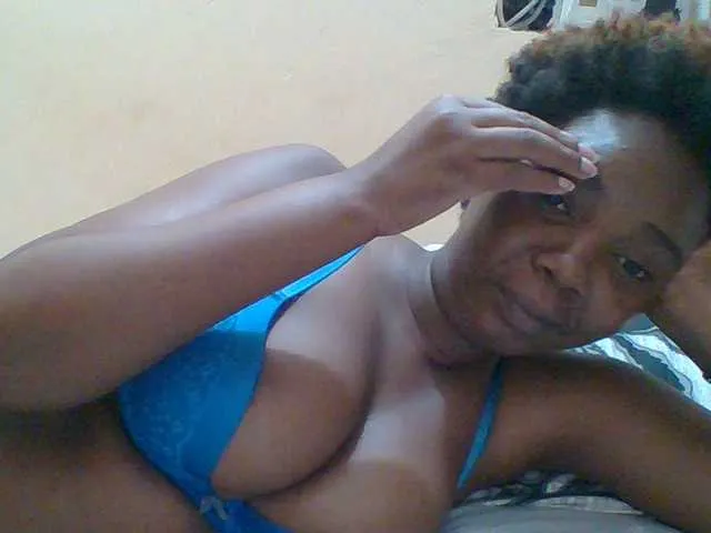 Live sex webcam photo for Sexyebonygal #292242797