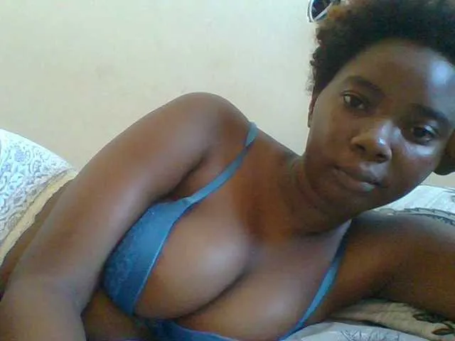 Live sex webcam photo for Sexyebonygal #292247126