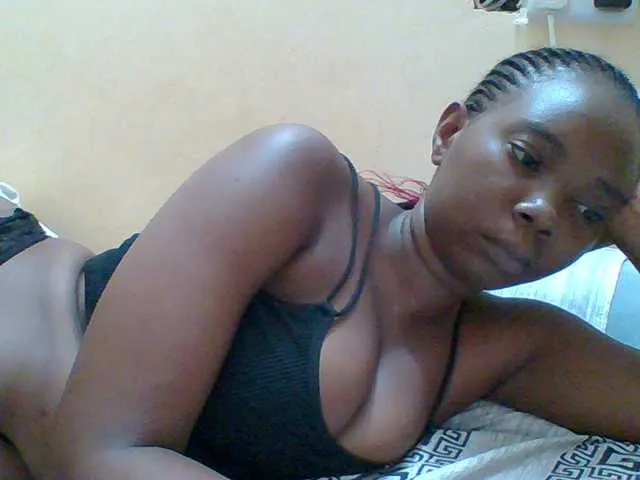 Live sex webcam photo for Sexyebonygal #292322784