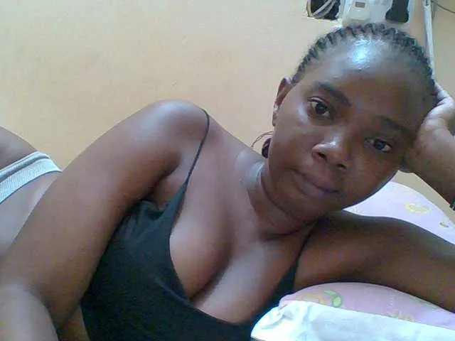 Live sex webcam photo for Sexyebonygal #292342065