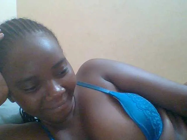 Live sex webcam photo for Sexyebonygal #292379298