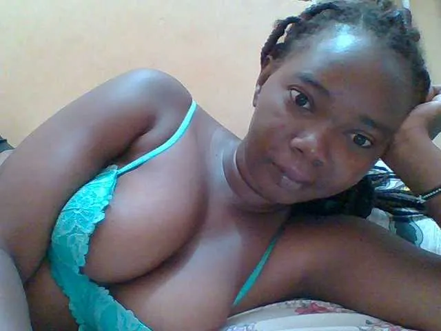 Live sex webcam photo for Sexyebonygal #292637993