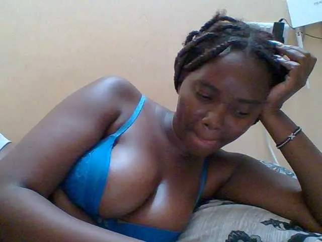 Live sex webcam photo for Sexyebonygal #292673224