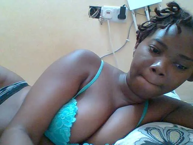 Live sex webcam photo for Sexyebonygal #293033792