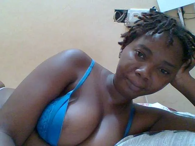 Live sex webcam photo for Sexyebonygal #293141718