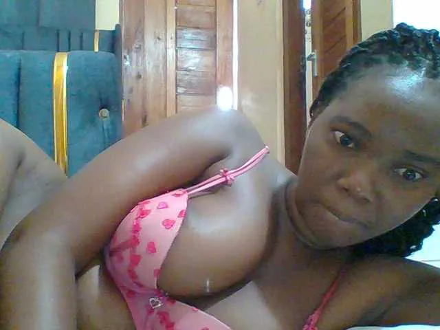 Live sex webcam photo for Sexyebonygal #293745381