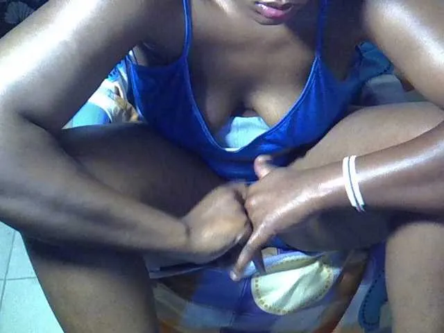 Live sex webcam photo for Sexyevonne #293628864