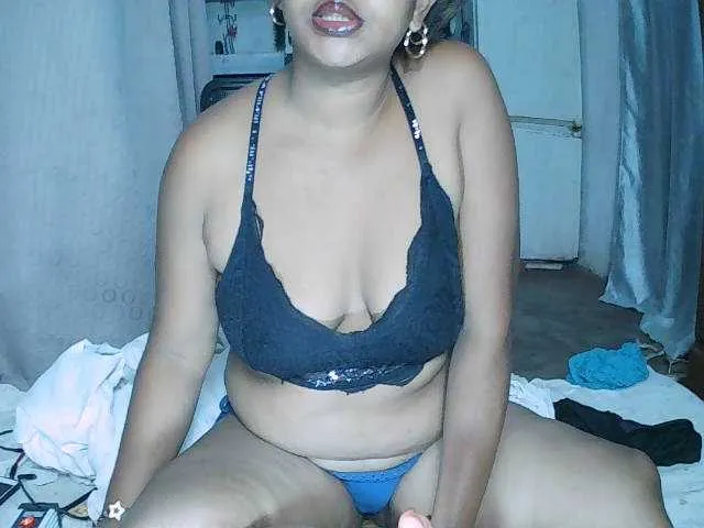 Live sex webcam photo for Sexygirlbiz #293739230