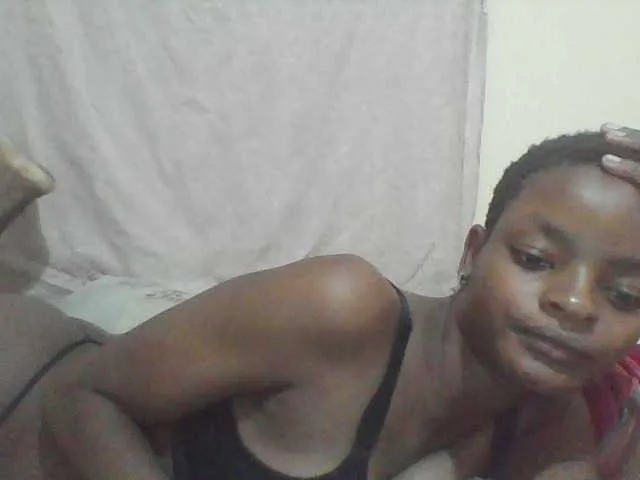 Live sex webcam photo for Sexyhotgal #288067174