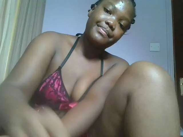 Live sex webcam photo for Sexyicey #293583360