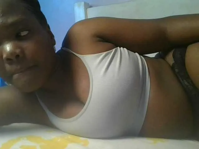 Live sex webcam photo for Sexyicey #293744483
