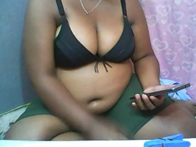 Live sex webcam photo for Sexyjasmine3 #277290726