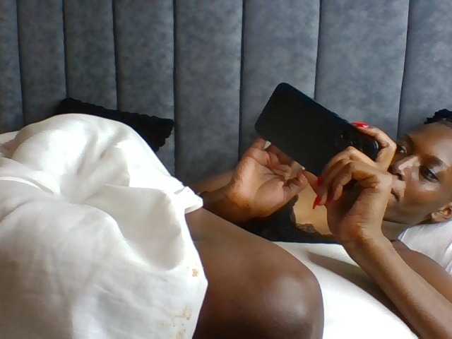 Live sex webcam photo for Sexymaya22 #291382593