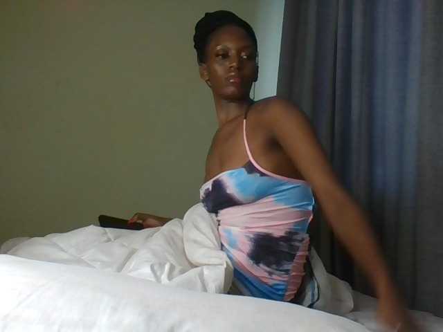 Live sex webcam photo for Sexymaya22 #291389753