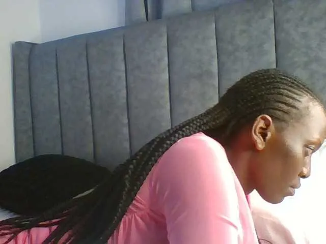 Live sex webcam photo for Sexymaya22 #291785213