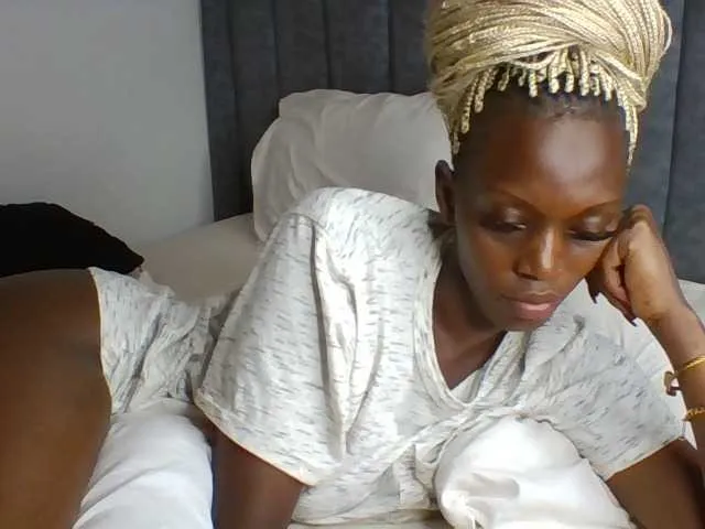 Live sex webcam photo for Sexymaya22 #292222171