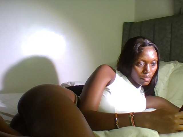 Live sex webcam photo for Sexymaya22 #292404980