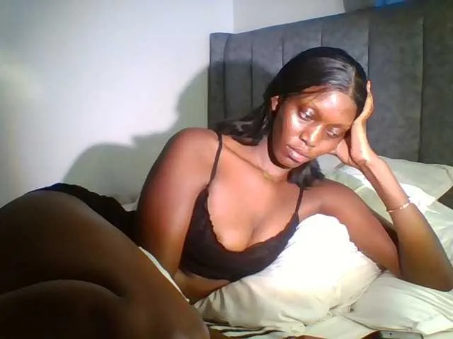Live sex webcam photo for Sexymaya22 #292553763