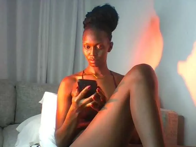 Live sex webcam photo for Sexymaya22 #293052678