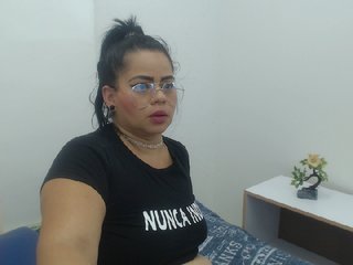 Live sex webcam photo for Sexymoonlatin #211965986