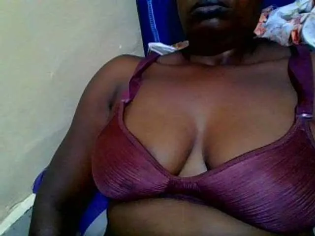 Live sex webcam photo for Sexymummy1 #292750406