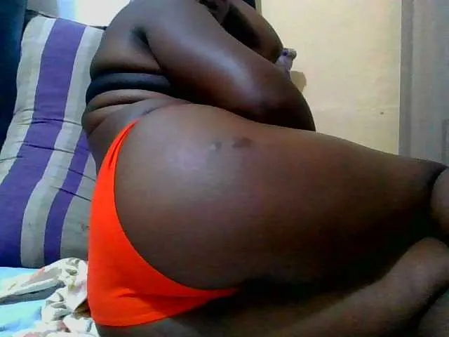 Live sex webcam photo for Sexymummy1 #292872409