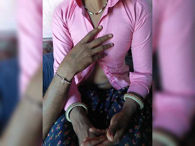 Live sex webcam photo for Sexyneha #274289011