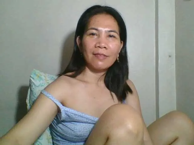 Live sex webcam photo for Sexynipps #277591617