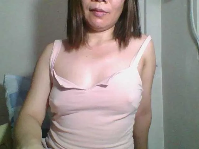 Live sex webcam photo for Sexynipps #288087752