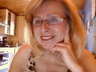 Live sex webcam photo for Sexysilvie #287910331