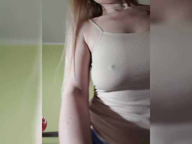 Live sex webcam photo for Sexywoman999 #272229212